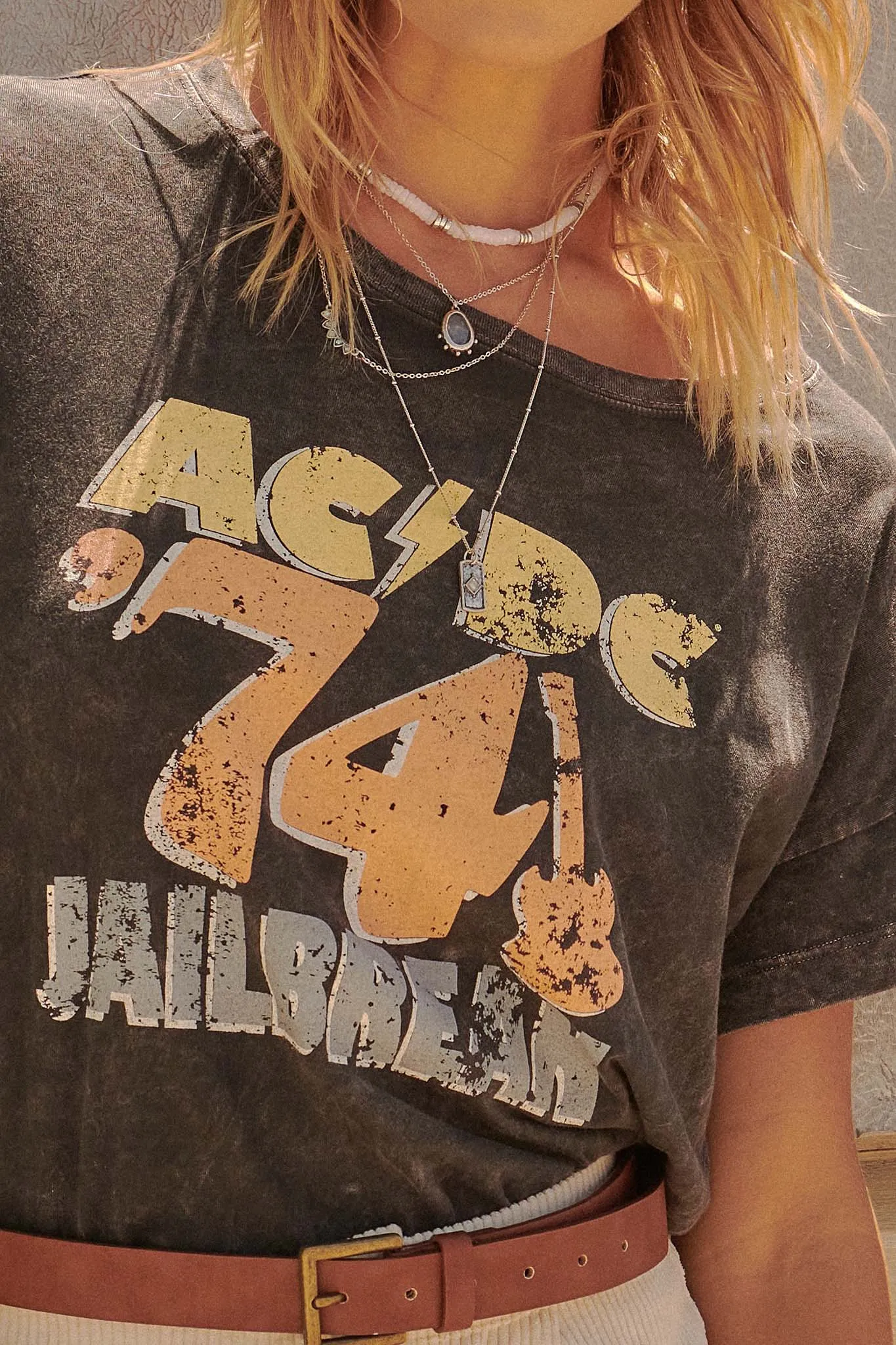 AC/DC '74 Jailbreak Vintage-Wash Graphic Tee