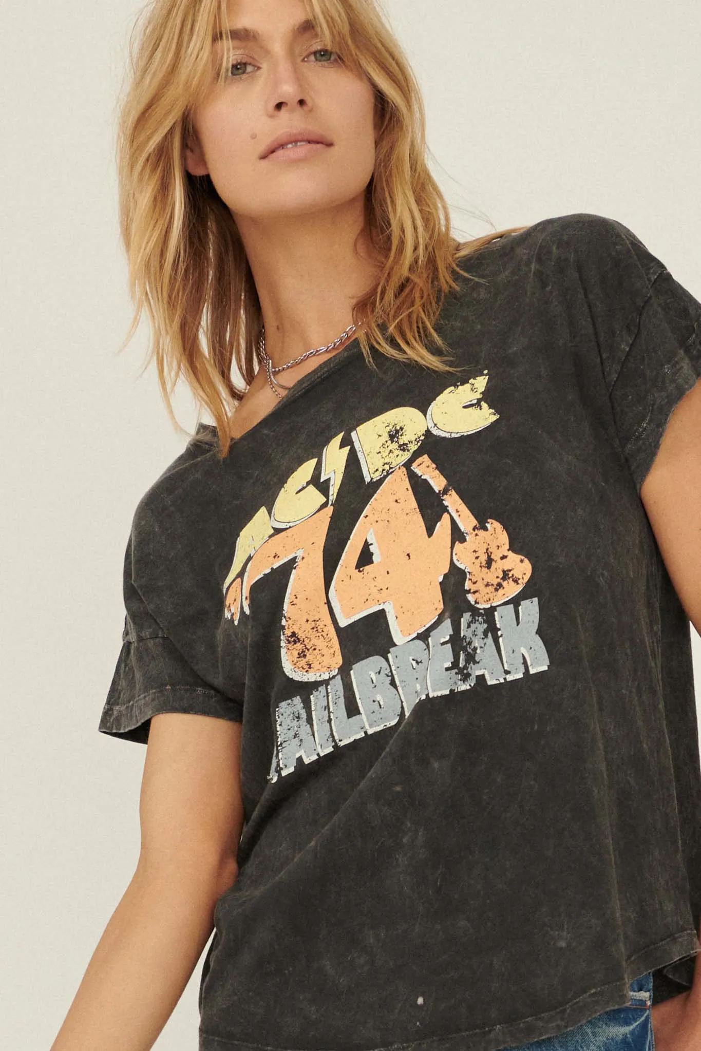 AC/DC '74 Jailbreak Vintage-Wash Graphic Tee