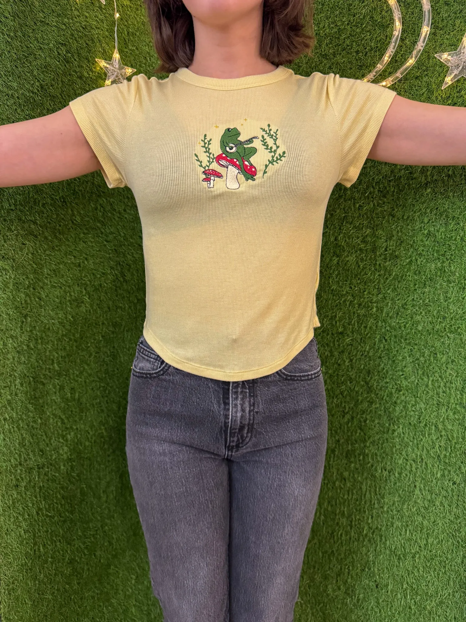 Banjo Frog Yellow Cropped T-Shirt S