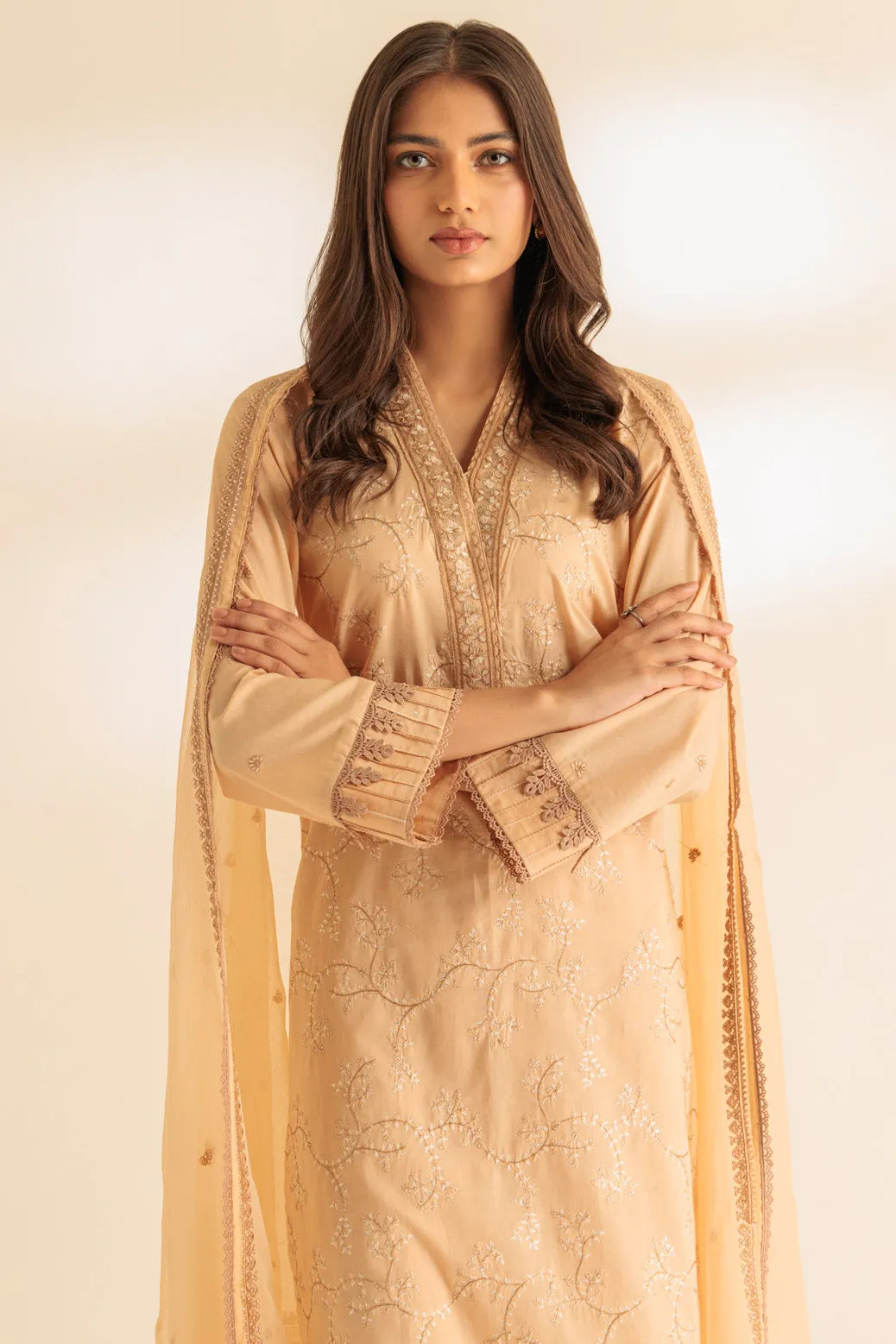 BEIGE-CAMBRIC-3 PIECE (SS5243P48) BIN 38 R15