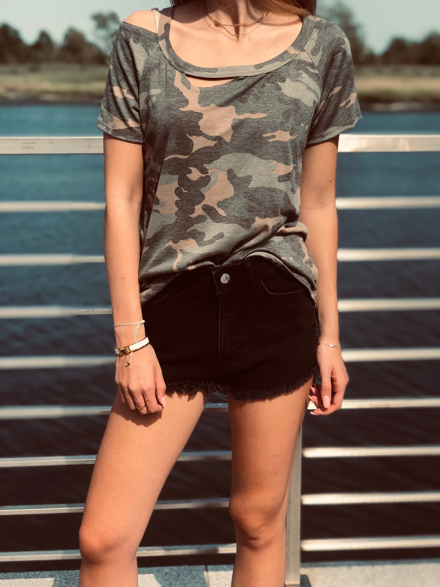 CAMO CUTOUT TEE
