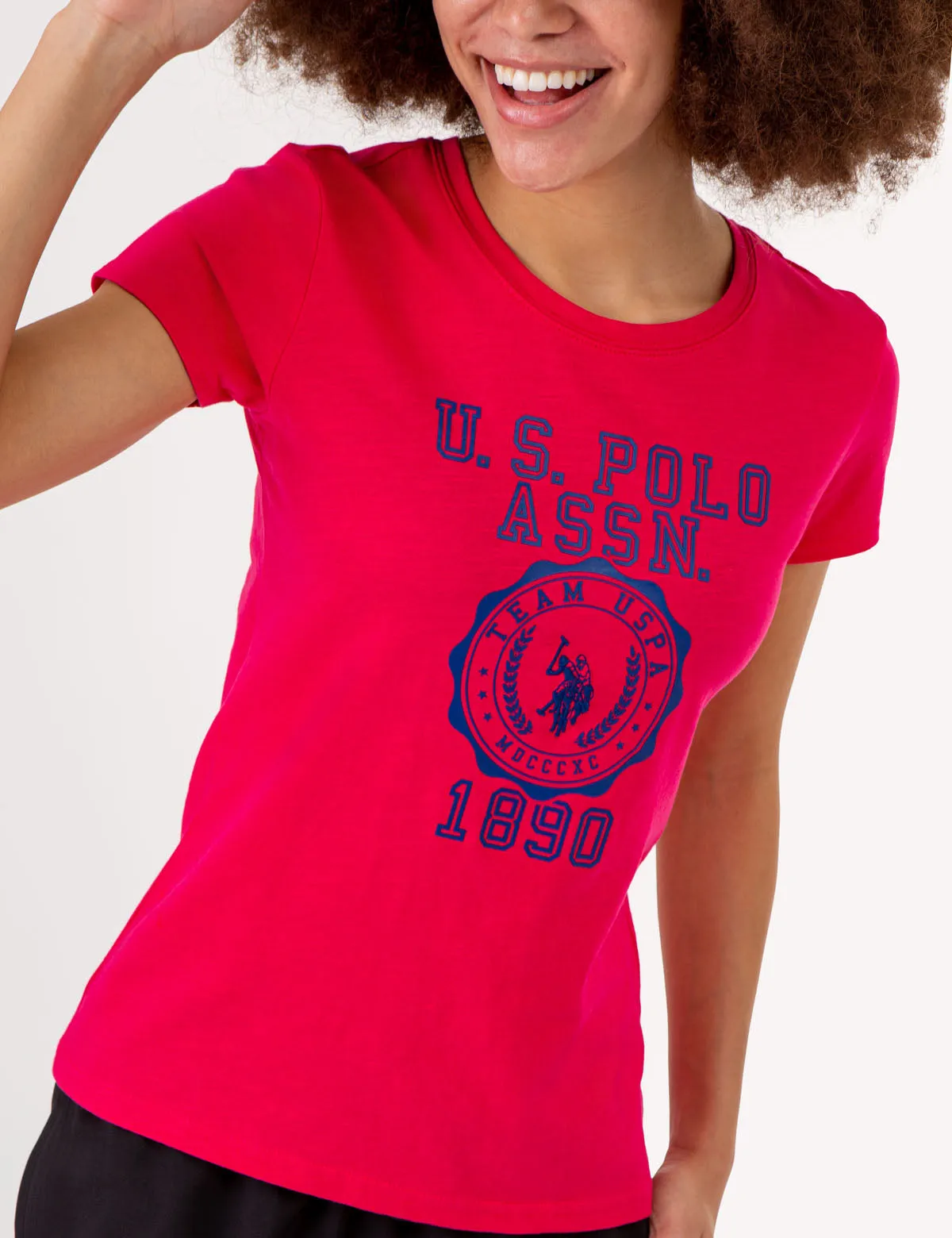 CREST PRINT SCOOP NECK T-SHIRT