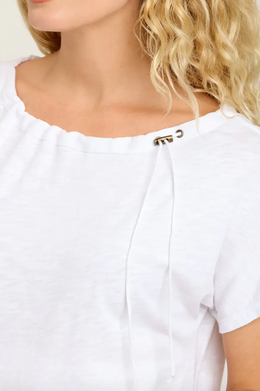 Exelda Tee