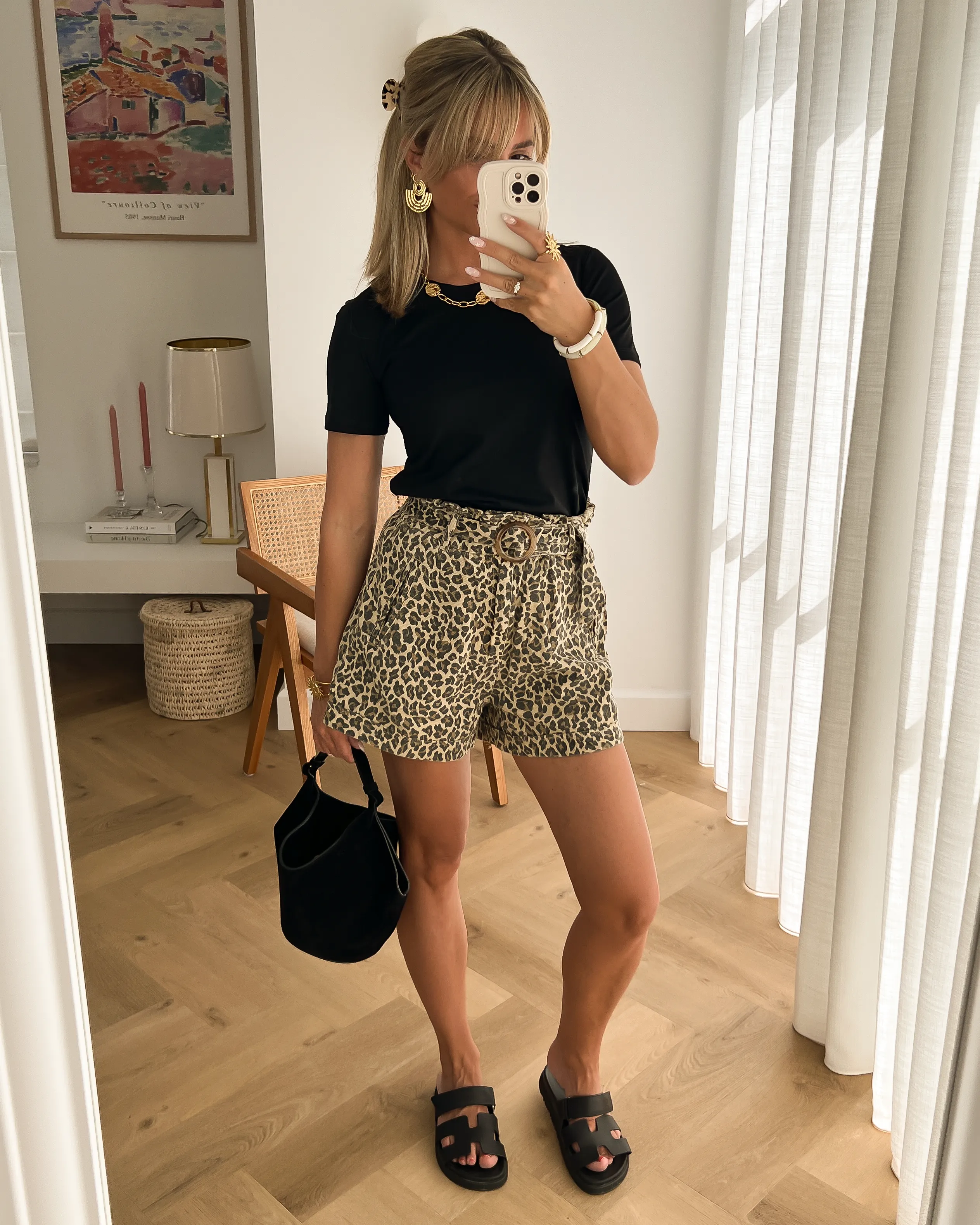 JANE - Basic T-Shirt in Black