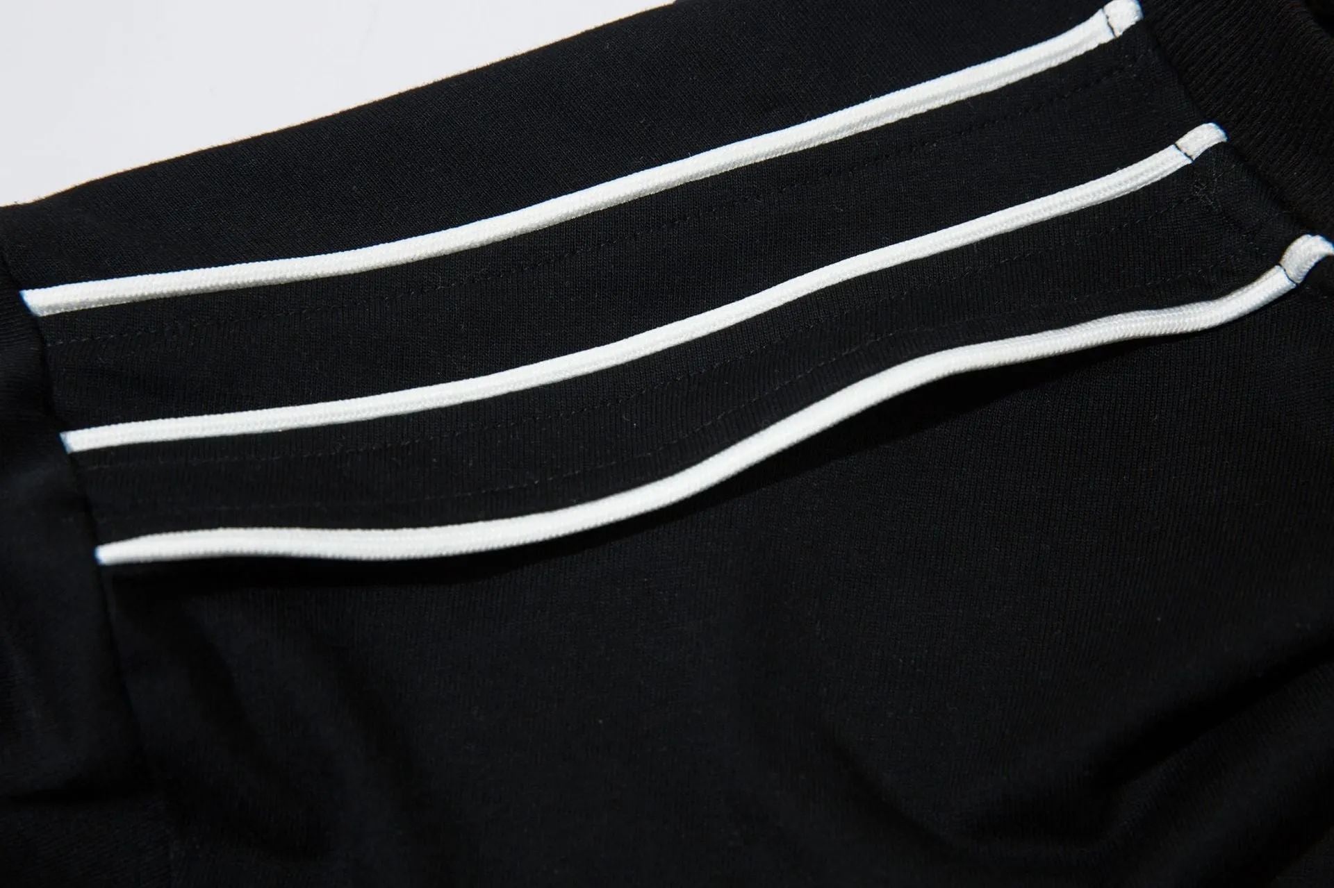 Mens Oversized Varsity Racing Graphic T-Shirt - Comfortable Casual Tee for Sports Enthusiasts
