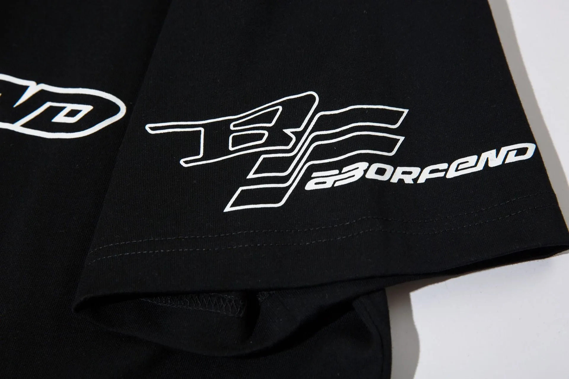 Mens Oversized Varsity Racing Graphic T-Shirt - Comfortable Casual Tee for Sports Enthusiasts